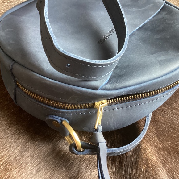 Portland Leather Goods Large Deep Water Blue Circle Crossbody Handbag - Picture 9 of 10